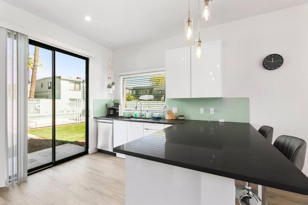 Large Studio Rooftop & Poolside - Walk To Old Town Scottsdale Exterior foto
